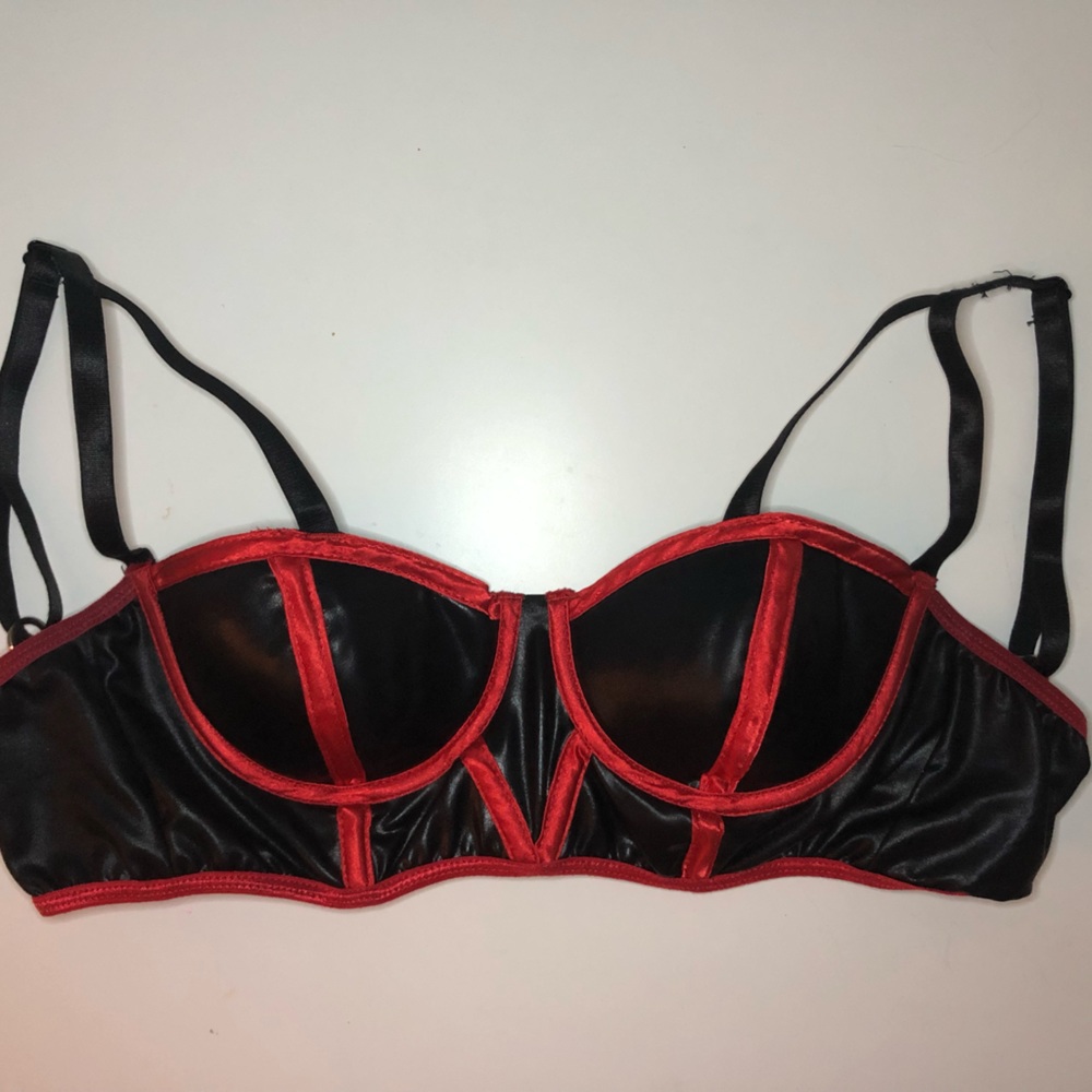 Faux Leather Top, Adjustable Straps and Back, Excellent condition